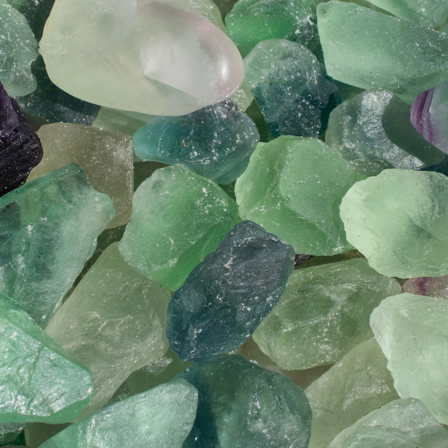 Fluorite : propriétés, vertus et signification de la pierre de la clarté mentale